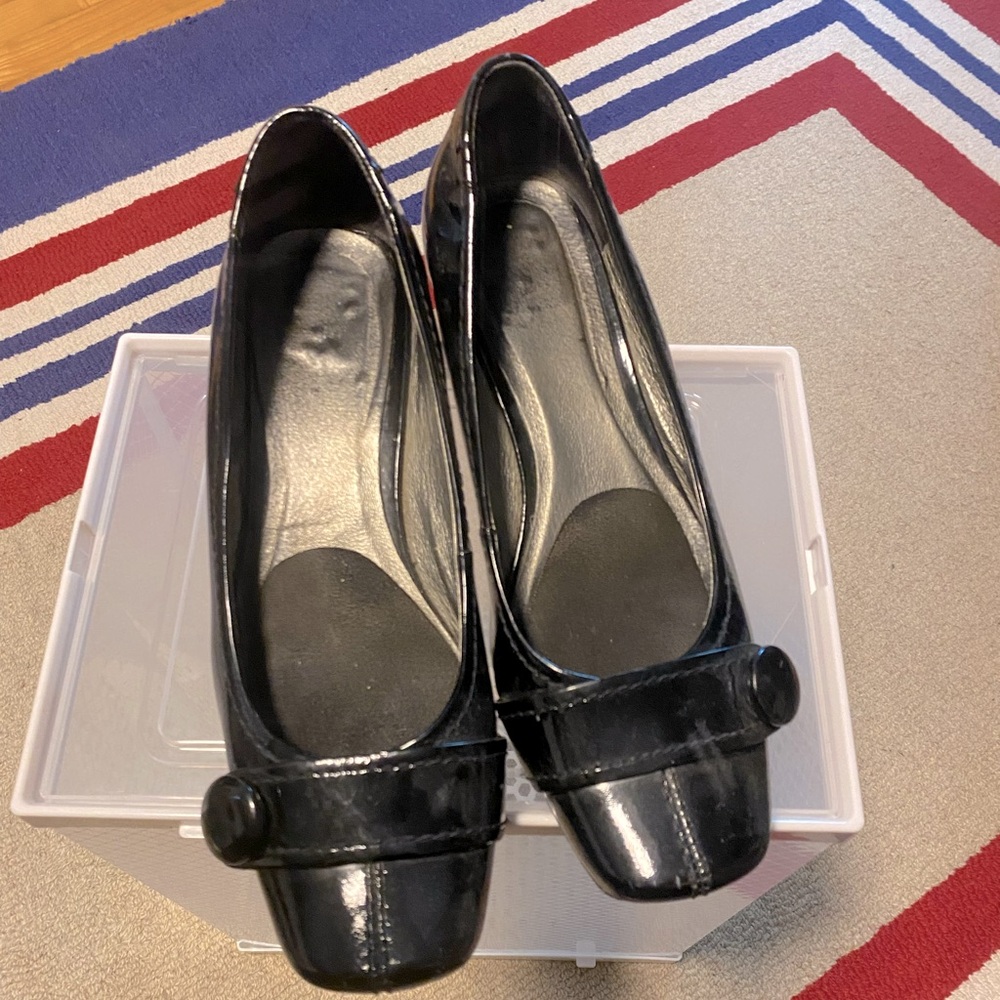 Black patent leather dress shoes, Size 9.5. Retail: $90, asking $40. 1 inch heel